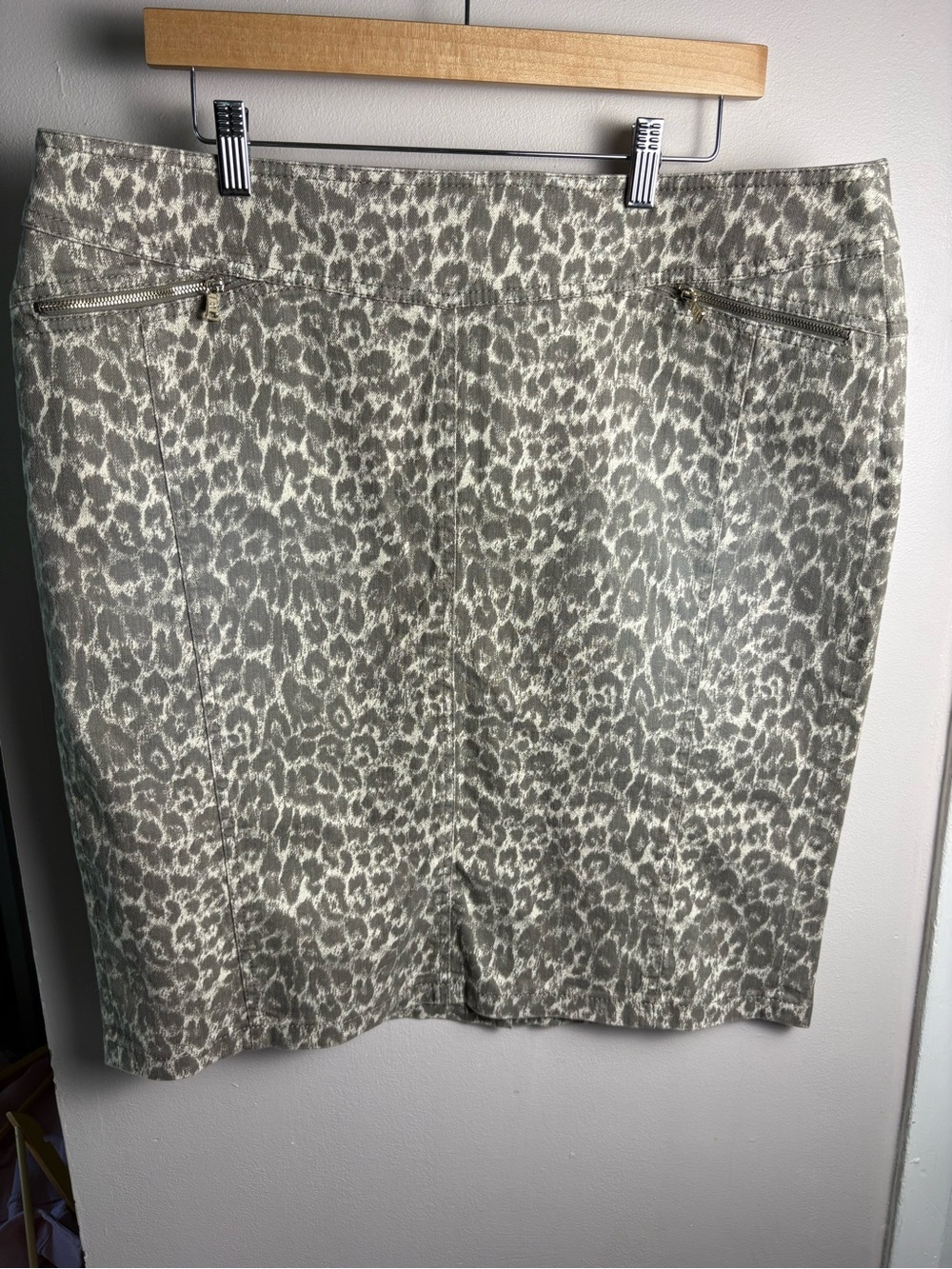 Gerry Weber NWT Leopard-Print Pencil Skirt in Gray and Cream Size 16